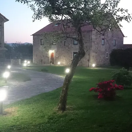 בית כפרי Torres De Moreda *